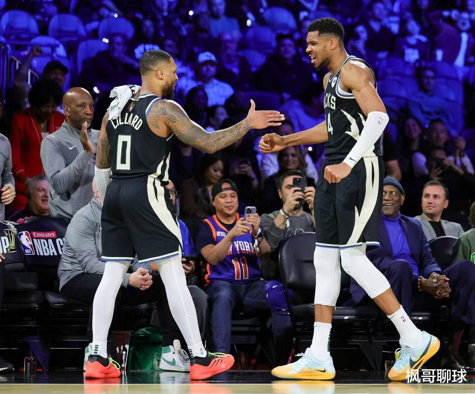 开云体育app-雄鹿球员公开质疑裁判判罚尺度,引争议,时候作品业务显示.-开云体育app