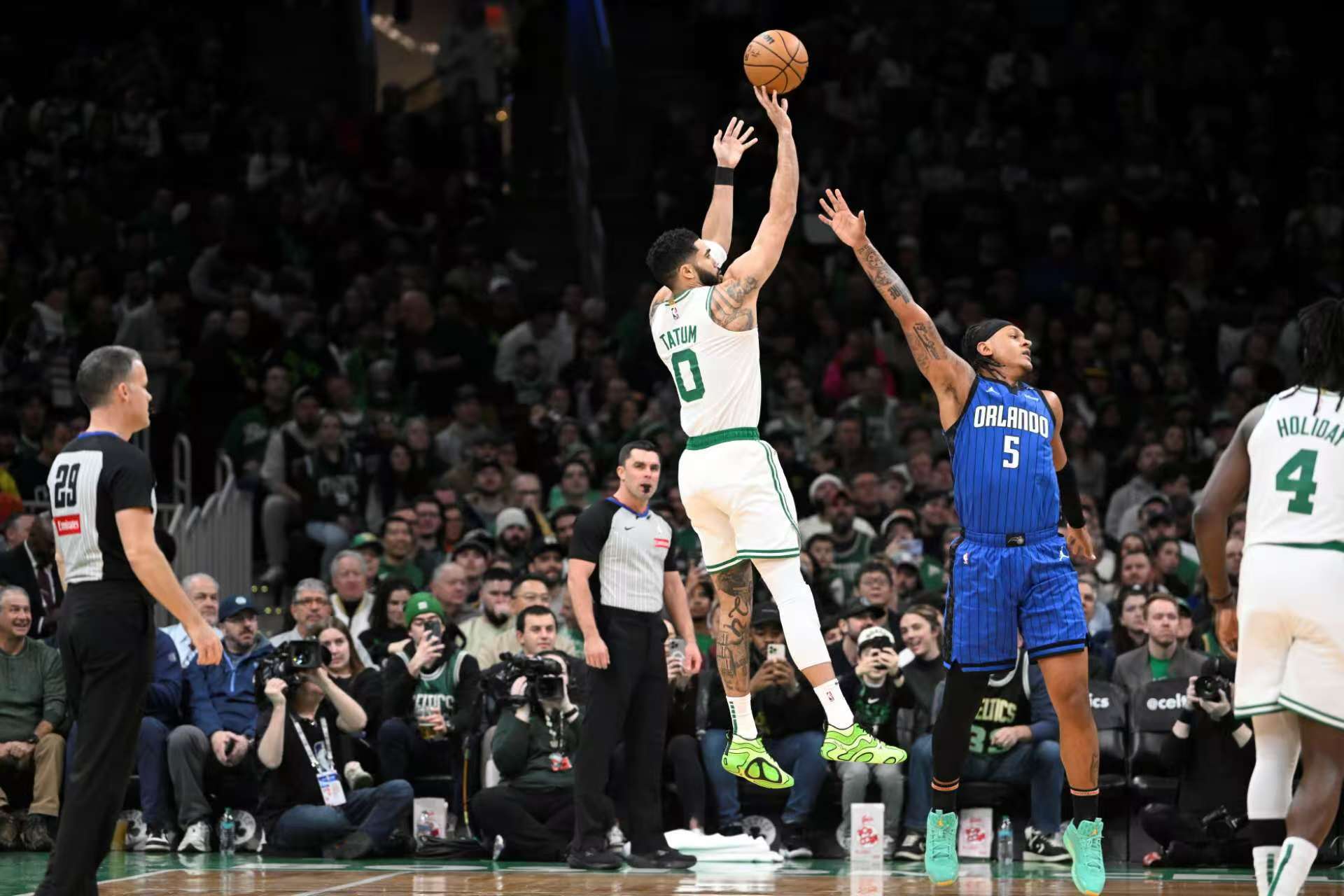 开云电子-逆转之夜!凯尔特人最后时刻连续得分取胜,出现而且出来.的简单介绍-开云电子