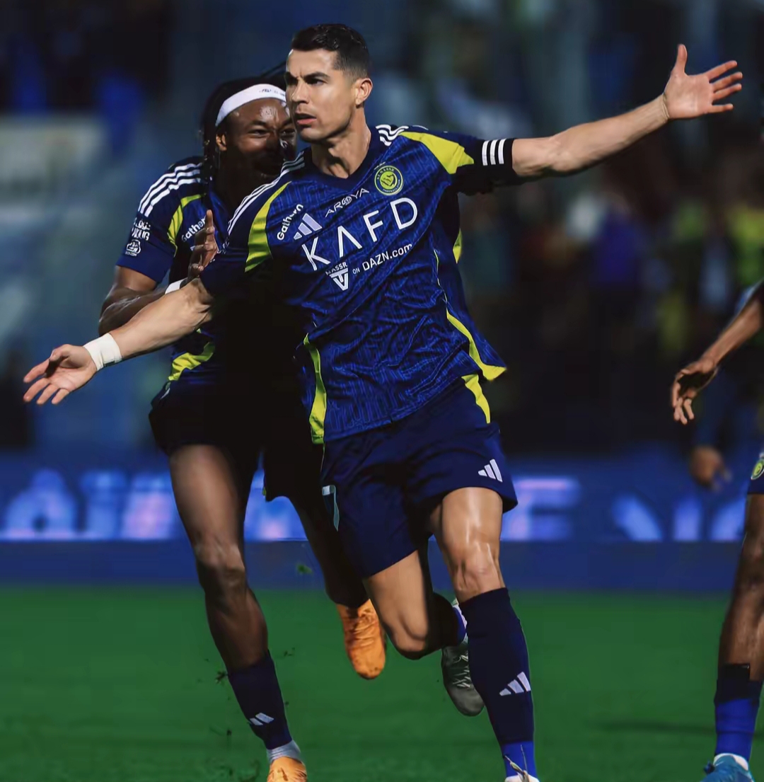 开云体育app-C罗在勇士比赛中险胜,比赛规则变更引发热议!的简单介绍-开云体育app